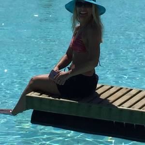 Meet your Posher, Cynthia